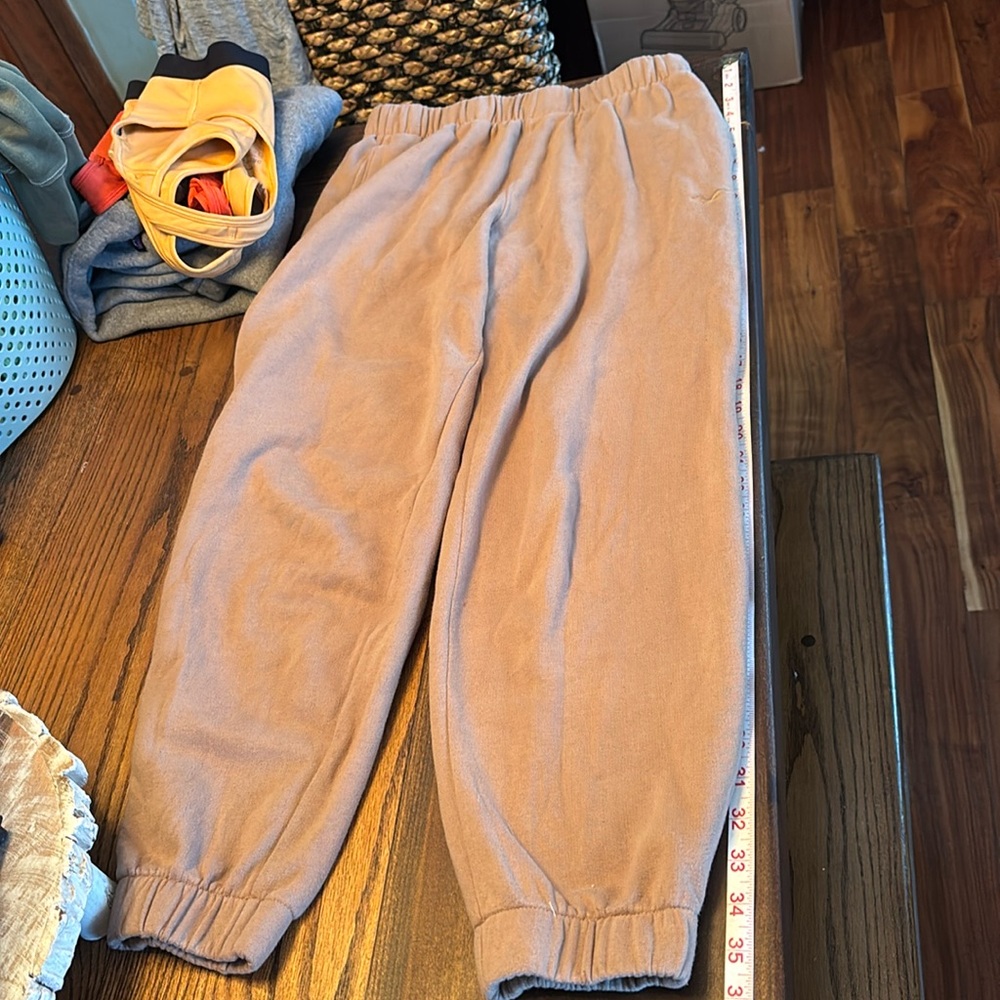 Beige Hollister sweatpants sz small